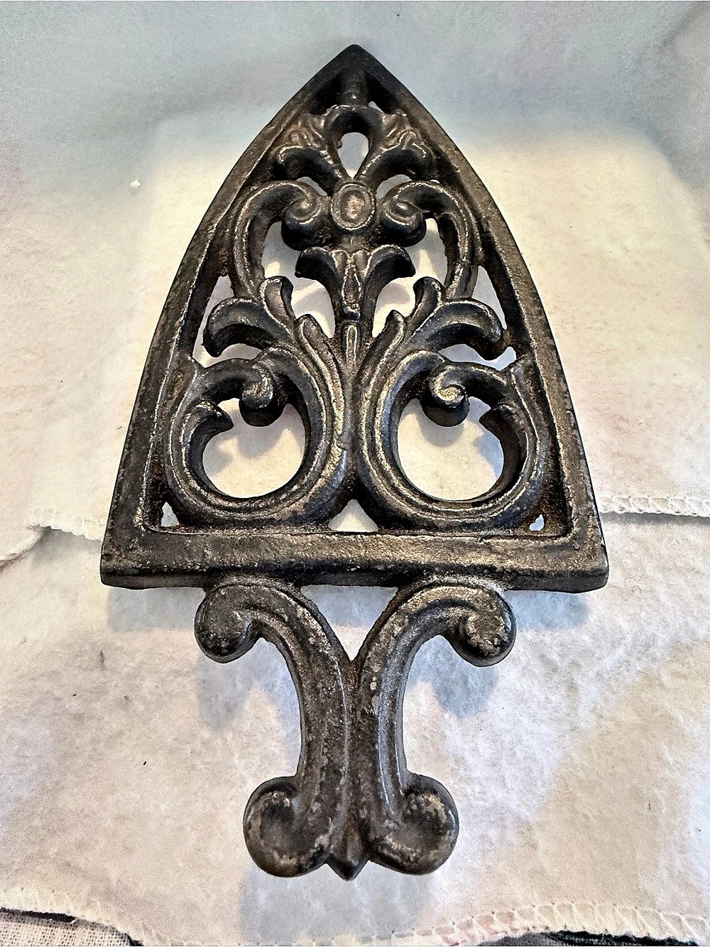 Ornate Cast Metal Decorative TrivetBlack